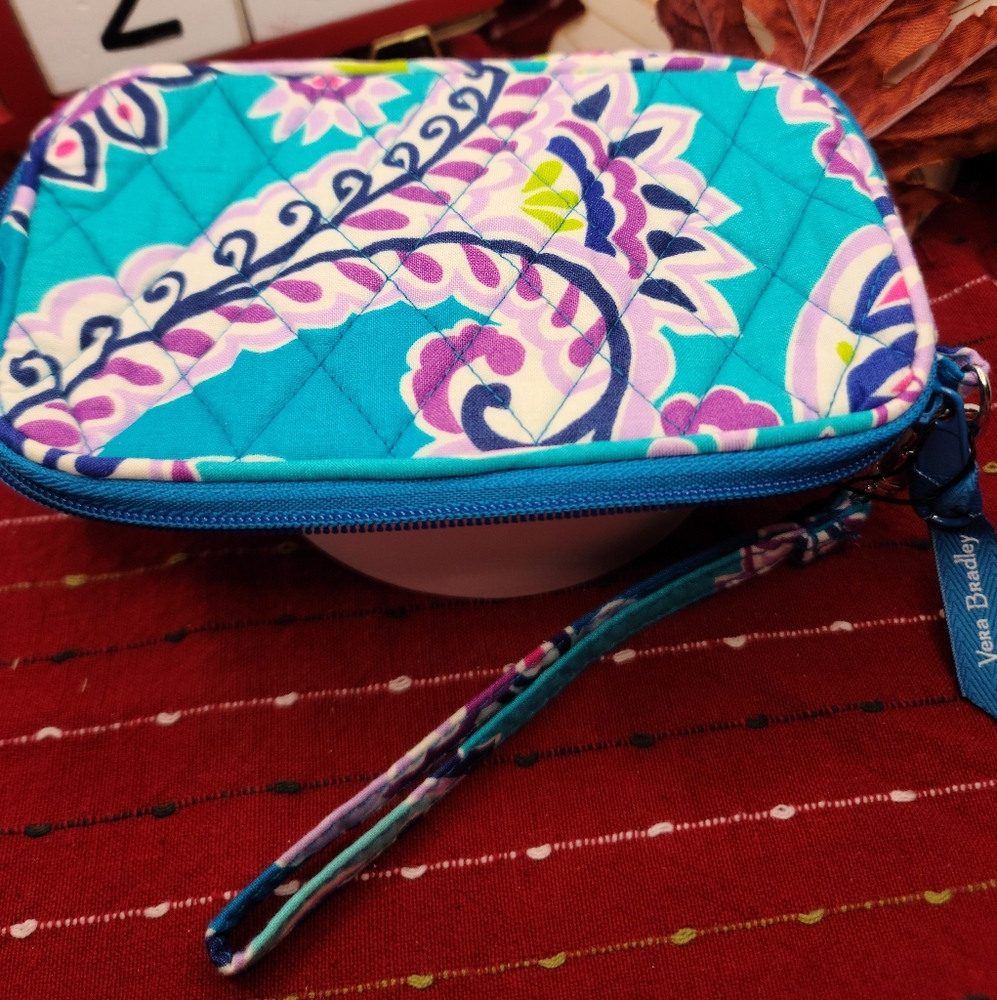 Vera Bradley wristlet- carribean blue w/swirls